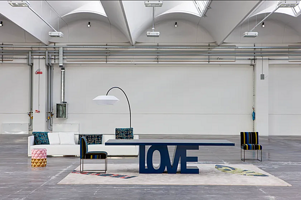 Деревянный стол из коллекции ERBA ITALIA Love фабрика ERBA ITALIA из Италии. Фото №5