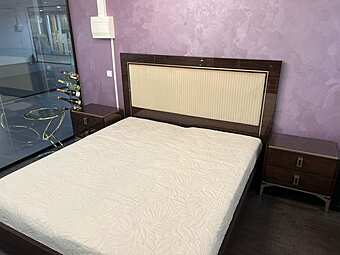 Итальянская спальная группа Eva (кровать сп. место 180*200 + 2 тумб.) Итальянская спальная группа Eva (кровать сп. место 180*200 + 2 тумб.) фабрика MIDJ из Италии