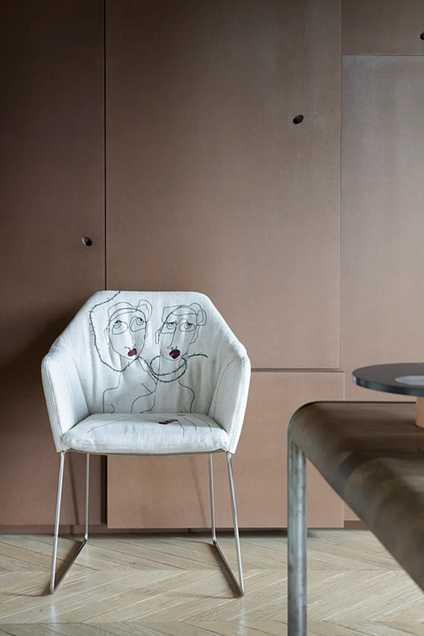 Кресло с подлокотниками из ткани SABA New York - chair 2153 2 фабрика SABA из Италии. Фото №6