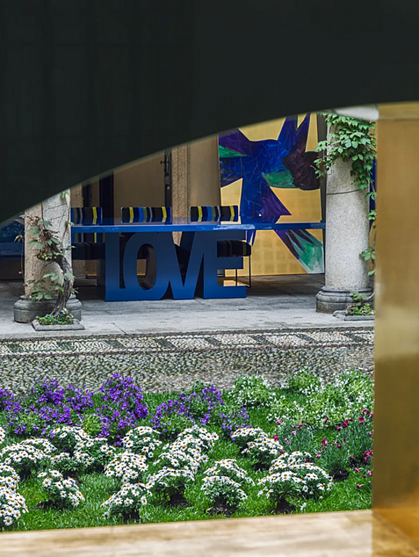 Деревянный стол из коллекции ERBA ITALIA Love фабрика ERBA ITALIA из Италии. Фото №3