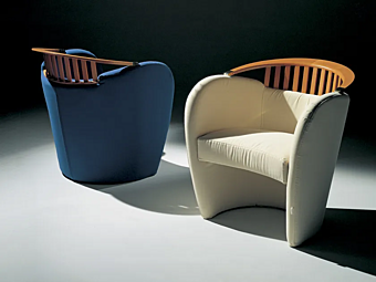 Кресло с подлокотниками обитое тканью GIOVANNETTI Nausicaa фабрика GIOVANNETTI из Италии