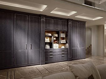 Шкаф-купе из эвкалипта Essenza Martini Interiors фабрика MARTINI INTERIORS из Италии