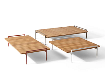 Низкий садовый боковой столик из ироко CASSINA Esosoft Outdoor