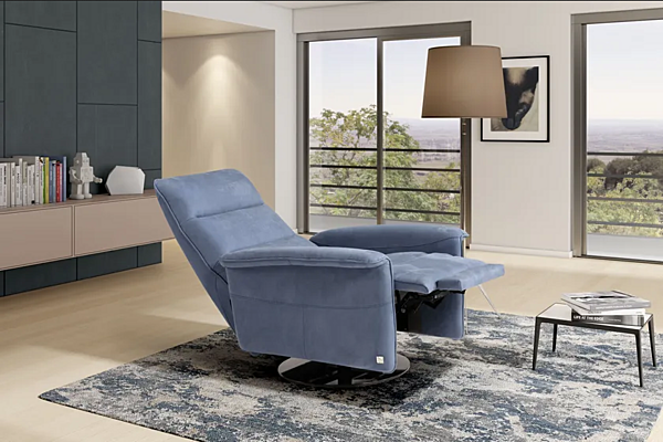 Кресло с обивкой из кожи и подлокотниками EGOITALIANO Kelly фабрика Egoitaliano из Италии. Фото №3