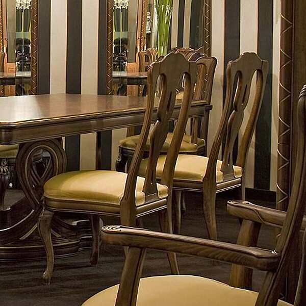 Кресло с обивкой из шелка и подлокотниками из массива дерева FRATELLI RADICE 352 фабрика FRATELLI RADICE из Италии. Фото №3