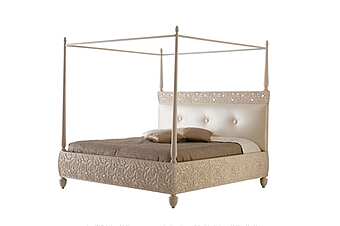 Кровать с мягкой обивкой и опорой для балдахина BIZZOTTO ITALIA Rebecca 471