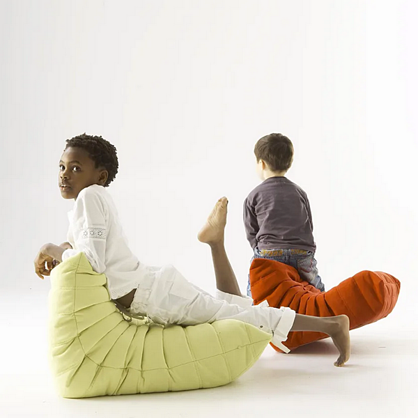 Детское кресло из ткани LIGNE ROSET Mini Togo 14100100 фабрика LIGNE ROSET из Италии. Фото №5
