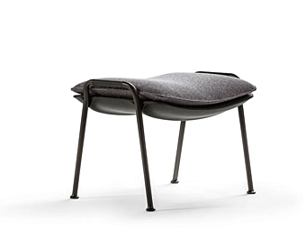 Фабричный пуф из ткани арабеска POLTRONA FRAU Arabesque фабрика POLTRONA FRAU из Италии