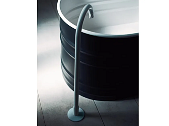 Напольный смеситель для ванны из латуни AGAPE Fez 2 фабрика Agape из Италии