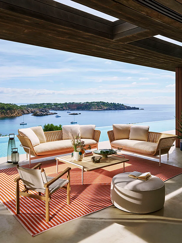 Низкий садовый боковой столик из ироко CASSINA Esosoft Outdoor фабрика CASSINA из Италии. Фото №3