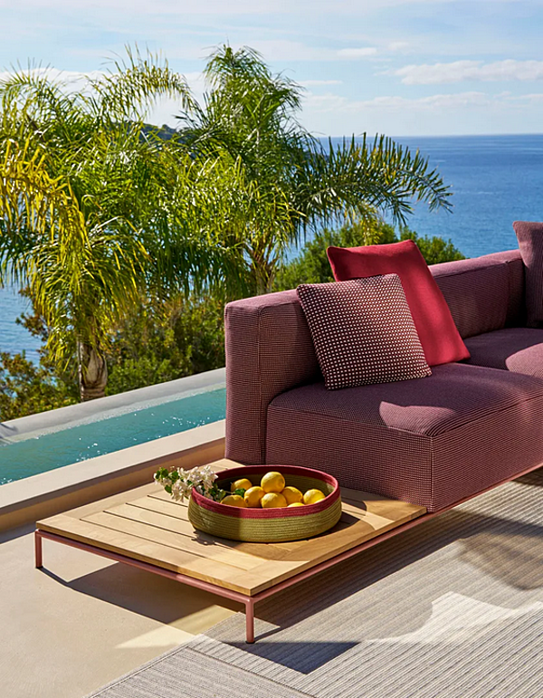 Низкий боковой столик из ироко для сада CASSINA MEX HI OUTDOOR фабрика CASSINA из Италии. Фото №7