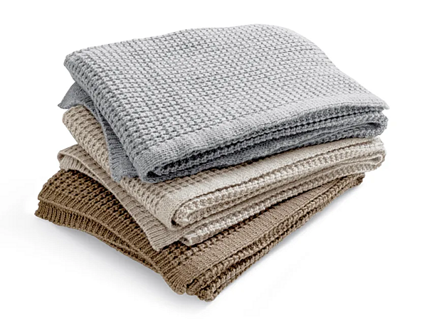 Плед из ткани однотонного цвета Duomo Design Gioia фабрика Duomo Design из Италии. Фото №1