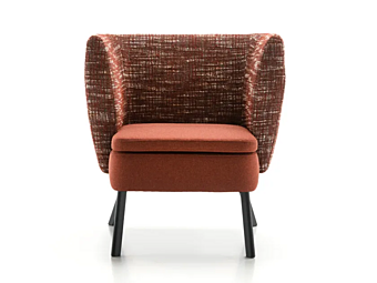 Кресло с мягкой спинкой из ткани INNOVA Imbottiti Kyo