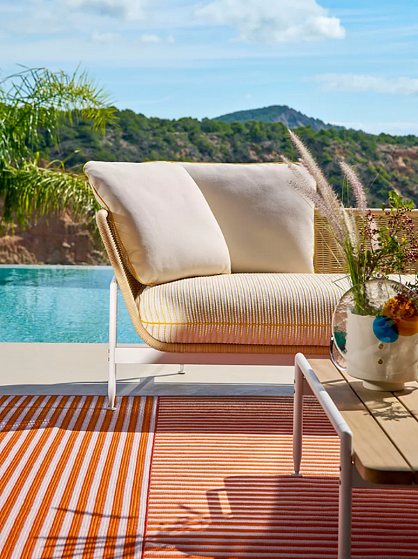 Низкий садовый боковой столик из ироко CASSINA Esosoft Outdoor фабрика CASSINA из Италии. Фото №4