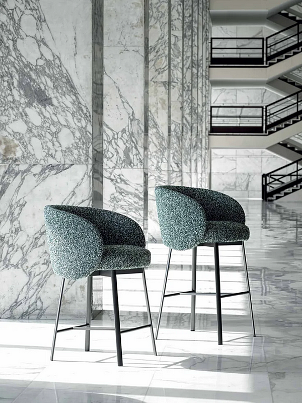 Высокий барный стул с подножкой Frigerio Hug 17933 фабрика Frigerio из Италии. Фото №7