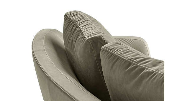 Диван POLTRONA FRAU Duo Sofa фабрика POLTRONA FRAU из Италии. Фото №3