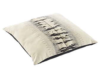 Квадратная подушка из хлопка с вышивкой LIGNE ROSET MOTIF OPEN 11020607 Квадратная подушка из хлопка с вышивкой LIGNE ROSET MOTIF OPEN 11020607 фабрика LIGNE ROSET из Италии