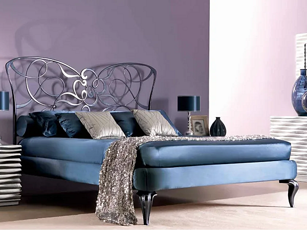 Двуспальная кровать с обитой спинкой из ткани CORTEZARI Iris фабрика CORTE ZARI из Италии. Фото №2