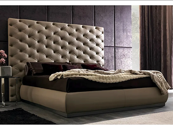 Двуспальная кровать с tufted подголовником из ткани CORTEZARI Richard 945 фабрика CORTE ZARI из Италии. Фото №1