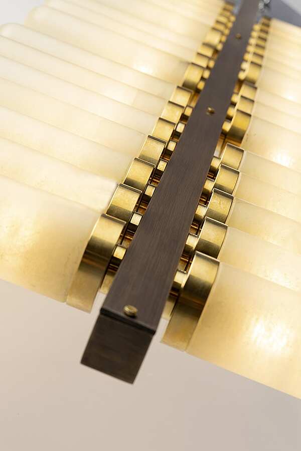 Вертикальная люстра из натуральной латуни с алебастром SIGMA L2  7299/30 фабрика SIGMA L2 из Италии. Фото №3