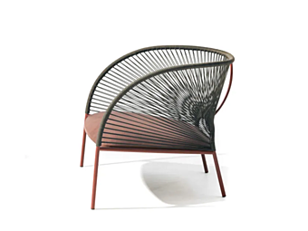 Кресло с подлокотниками из ткани MOROSO Yumi 0C9 фабрика Moroso из Италии