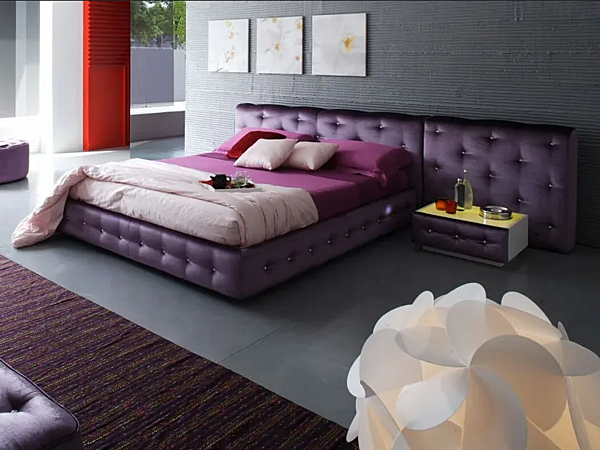 Двуспальная кровать с обитой спинкой из ткани MitoHome Auriga фабрика MitoHome из Италии. Фото №1