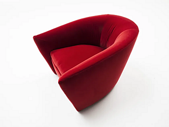 Кресло с подлокотниками обитое тканью ERBA ITALIA Canzone