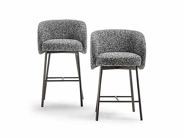 Высокий барный стул с подножкой Frigerio Hug 17933 фабрика Frigerio из Италии. Фото №1