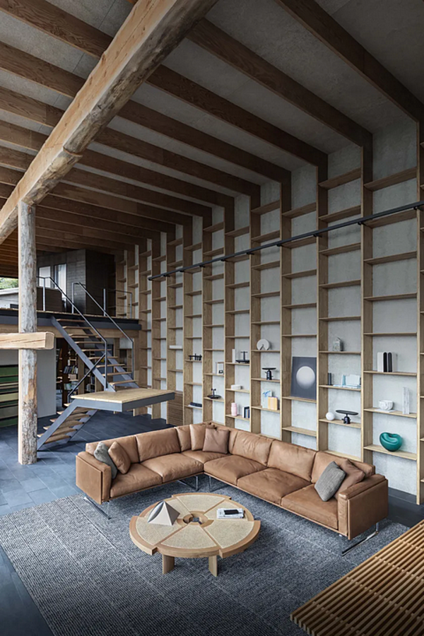 Круглый кофейный стол из дерева CASSINA RIO фабрика CASSINA из Италии. Фото №6
