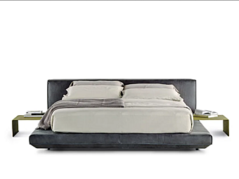 Двуспальная кровать из кожи с обитой спинкой Art Nova Island Bed фабрика Art Nova из Италии