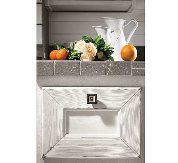 Кухня из массива дерева с ручками LUBE CUCINE Luisa BIANCO RUSTICO фабрика LUBE CUCINE из Италии. Фото №3