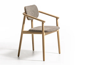Кресло с подлокотниками обитое тканью MOROSO Klara G30 фабрика Moroso из Италии