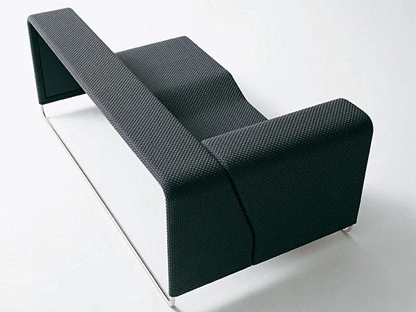 Диван-лежак с обитой спинкой из ткани PAOLA LENTI Island B11CLS фабрика PAOLA LENTI из Италии. Фото №2