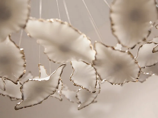 Подвесная лампа из фарфора с LED подсветкой листья ручная работа HABERDASHERY Leaf фабрика HABERDASHERY из Италии. Фото №7