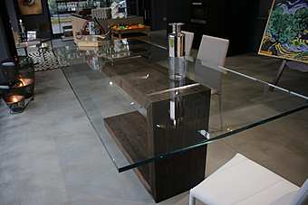 Стол Haute Material EQUILIBRIO