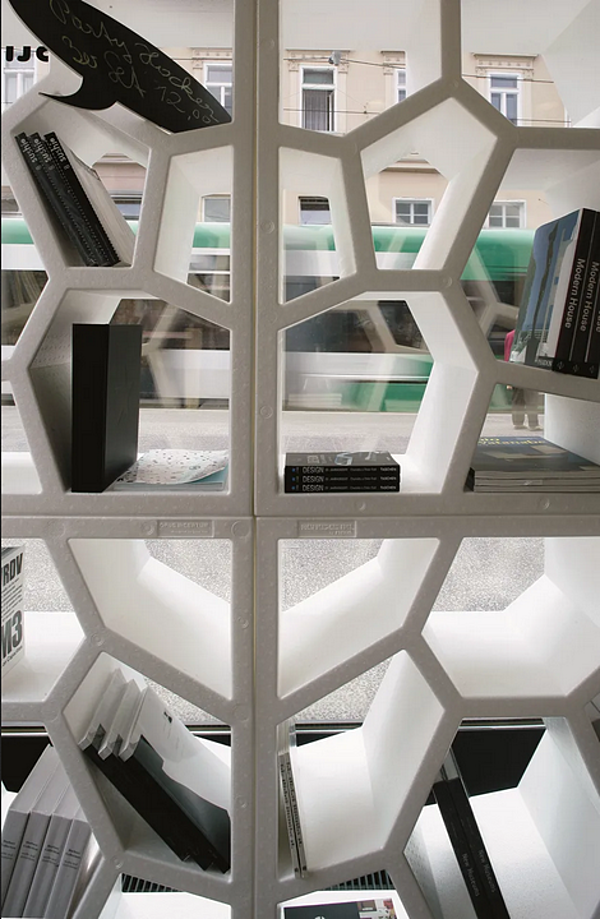 Двусторонняя книжная полка из дерева OPUS INCERTUM CASAMANIA & HORM фабрика Casamania & HORM из Италии. Фото №4