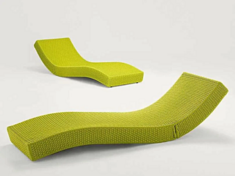 Шезлонг с мягкой спинкой из ткани PAOLA LENTI Wave B09 фабрика PAOLA LENTI из Италии