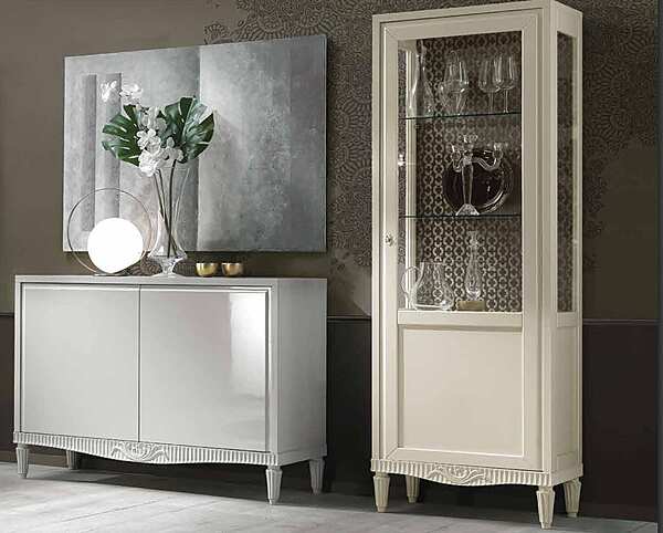 Витрина из массива дерева с одной дверью BELLUTTI 1208T фабрика BELLUTTI из Италии. Фото №1