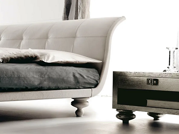 Двуспальная кровать из кожи с мягкой спинкой CORTEZARI Keope II 899 фабрика CORTE ZARI из Италии. Фото №4
