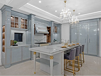 Кухня на заказ из материала Essenza  Vancouver Martini Interiors фабрика MARTINI INTERIORS из Италии