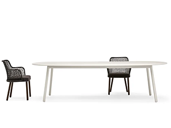 Oval table из порошкоокрашенного алюминия для сада Emma VARASCHIN 23680, 23681 фабрика VARASCHIN из Италии