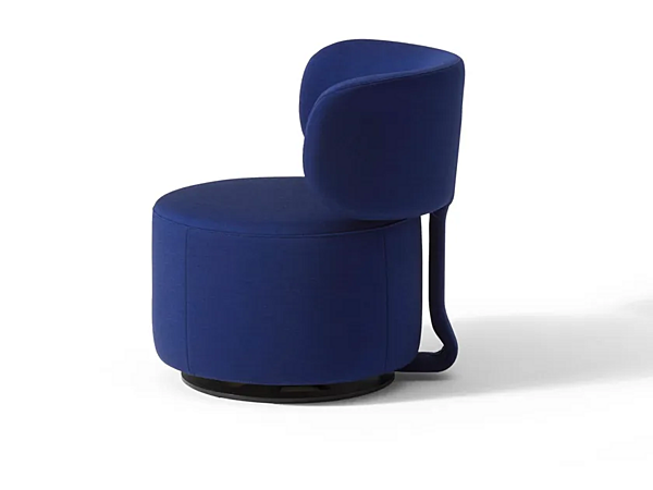 Кресло с подлокотниками из ткани CASSINA Tamburound фабрика CASSINA из Италии. Фото №1