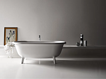 Овальная ванна на ногах из материала Cristalplant  Ottocento AGAPE маленькая фабрика Agape из Италии