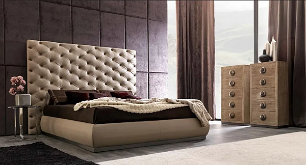 Двуспальная кровать с tufted подголовником из ткани CORTEZARI Richard 945 фабрика CORTE ZARI из Италии. Фото №2