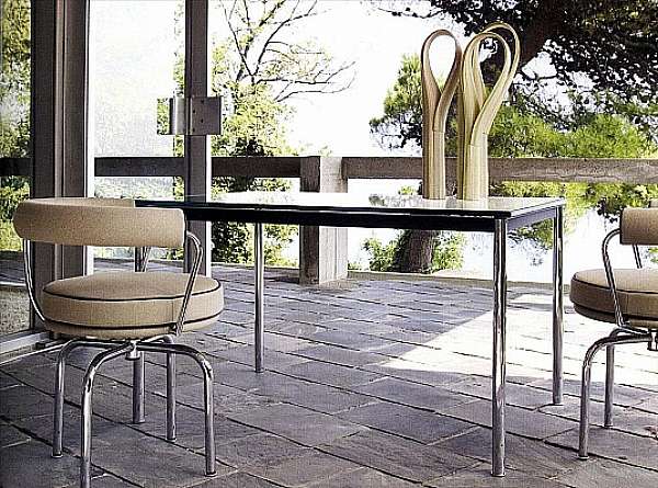 Стол CASSINA LC10-P 010 2N фабрика CASSINA из Италии. Фото №1