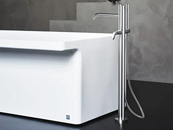 Напольный смеситель для ванны из нержавеющей стали с ручным душем квадратный AGAPE фабрика Agape из Италии