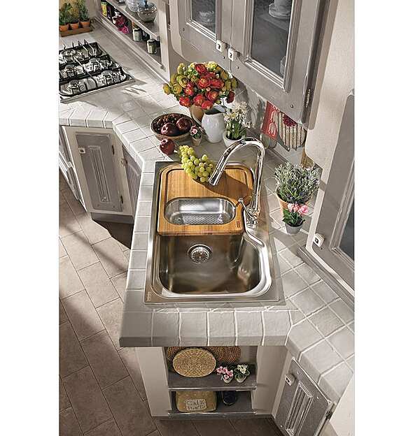 Кухня из популярового дерева с ручками LUBE CUCINE Beatrice 3 фабрика LUBE CUCINE из Италии. Фото №3