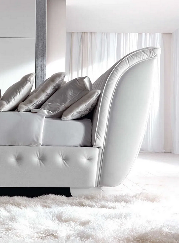 Двуспальная кровать из кожи с обитой спинкой CORTEZARI Lapo 920 фабрика CORTE ZARI из Италии. Фото №2