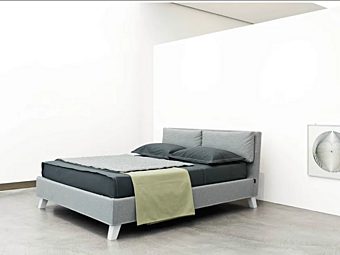 Двуспальная кровать с removable обивкой и мягкой спинкой CASAMANIA & HORM Bahamas Alto фабрика Casamania & HORM из Италии