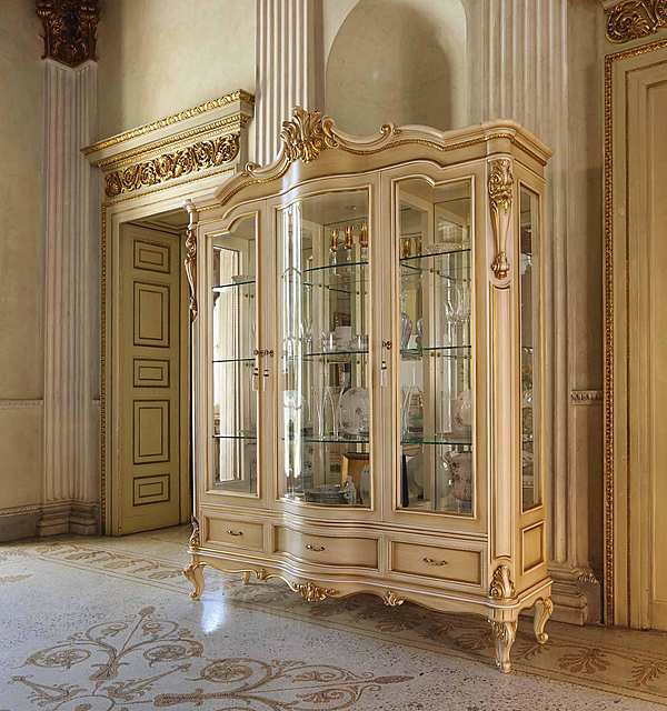 Витрина MARZORATI LOUVRE VETRINA A 3 ANTE фабрика MARZORATI из Италии. Фото №1